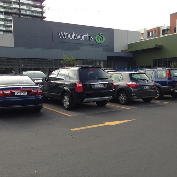 Photo taken at Woolworths by Susan on 7/28/2013-澳大利亚新南威尔士州悉尼安克利夫圣78-96 Photo taken at Woolworths by Susan on 7/28/2013