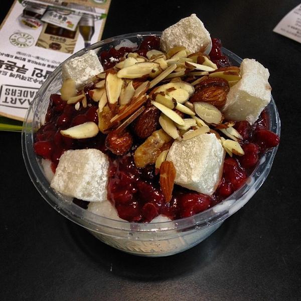 Photo taken at 이마트 트레이더스 (e-mart Traders) by jEdo on 11/28/2013-釜山广域市釜山镇区81易买得超市 Photo taken at 이마트 트레이더스 (e-mart Traders) by jEdo on 11/28/2013