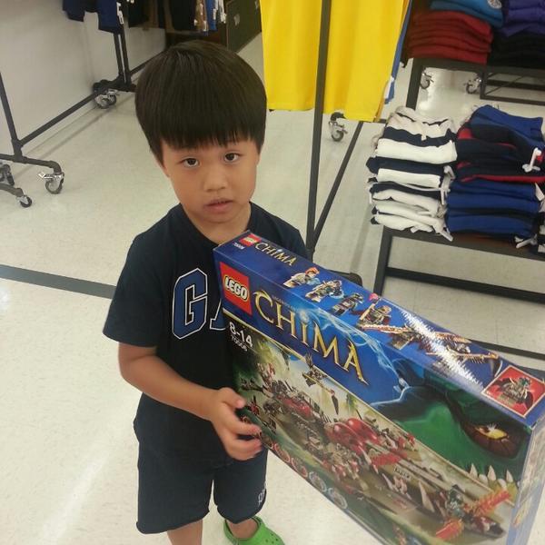 Photo taken at 이마트 (e-mart) by imzxx on 6/30/2013-京畿道高阳市东阳区79易买得超市 Photo taken at 이마트 (e-mart) by imzxx on 6/30/2013