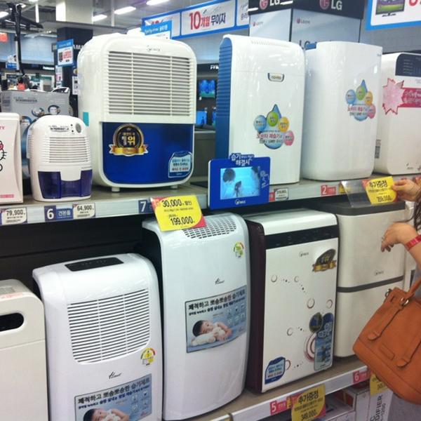 Photo taken at 홈플러스 (Home plus) by JH S. on 7/23/2012-首尔市阳川区木洞西路170号 Photo taken at 홈플러스 (Home plus) by JH S. on 7/23/2012