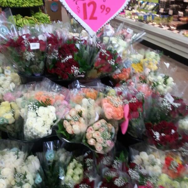 Photo taken at Trader Joe's by Astoriawinediva on 2/14/2014-美国纽约州水牛城尼亚加拉大瀑布大道1565 Photo taken at Trader Joe's by Astoriawinediva on 2/14/2014