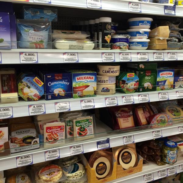 Photo taken at 홈플러스 (Home plus) by 라이 c. on 5/1/2015-首尔市江西区禾谷路398号 Photo taken at 홈플러스 (Home plus) by 라이 c. on 5/1/2015