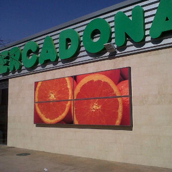 Photo taken at Mercadona by Javier Y. on 3/27/2012