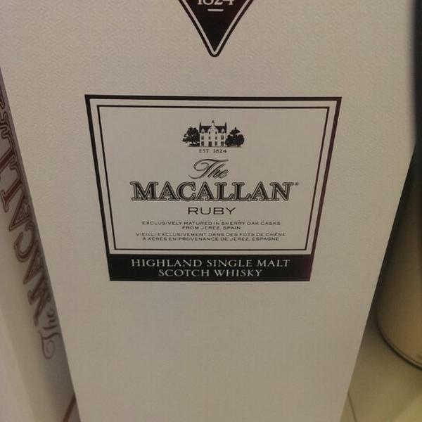 Photo taken at LCBO by Christie S. on 12/24/2013-加拿大多伦多国会街222 Photo taken at LCBO by Christie S. on 12/24/2013