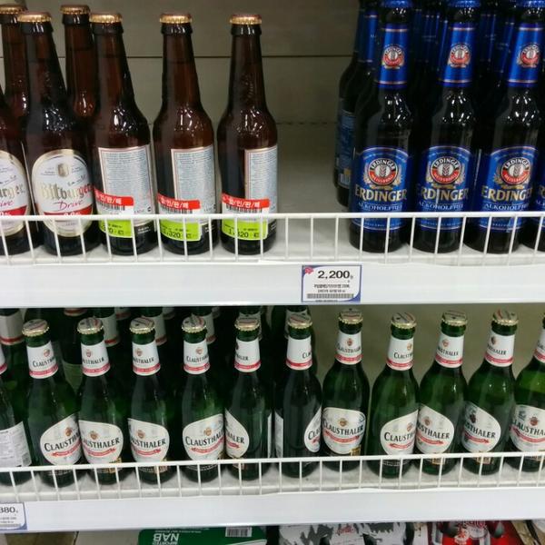 Photo taken at 홈플러스 (Home plus) by ES L. on 4/29/2014-首尔市永登浦区堂山路42号 Photo taken at 홈플러스 (Home plus) by ES L. on 4/29/2014