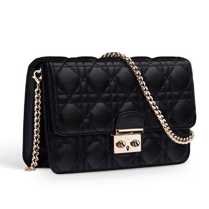 Dior迪奥dior女包15新款羊皮小号藤格纹锁扣单肩包S0257OGAI M900 Dior迪奥dior女包15新款羊皮小号藤格纹锁扣单肩包S0257OGAI M900