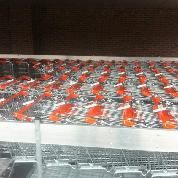 Photo taken at Colruyt by Rinke V. on 7/12/2012