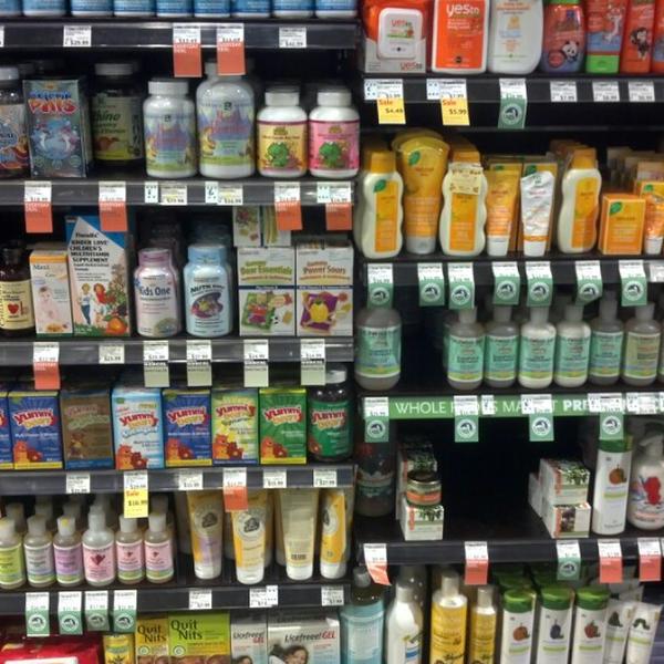 Photo taken at Whole Foods Market by Ven D. on 10/31/2012-加利福尼亚州库比蒂诺史蒂文斯希大道20955号 Photo taken at Whole Foods Market by Ven D. on 10/31/2012