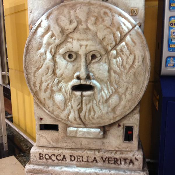 Photo taken at Auchan Napoli Argine by Easy Figure I. on 12/10/2013