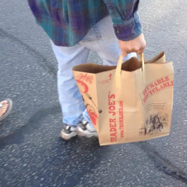 Photo taken at Trader Joe's by Tanyaporn V. on 10/15/2012-加利福尼亚州雷德兰兹橘子大街552号(在珍珠街和斯图亚特街之间) Photo taken at Trader Joe's by Tanyaporn V. on 10/15/2012