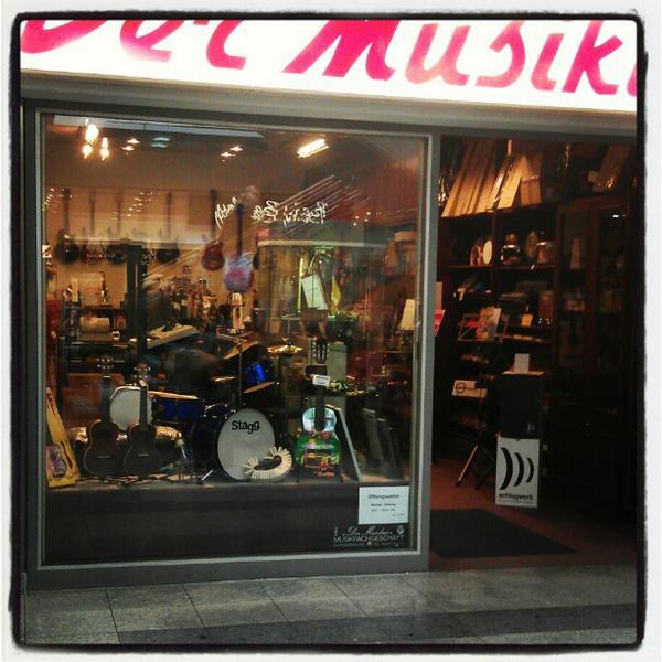 Photo taken at Donau-Einkaufszentrum (DEZ) by mat m. on 4/10/2012