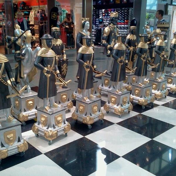 Photo taken at Donau-Einkaufszentrum (DEZ) by Andreas N. on 9/5/2012