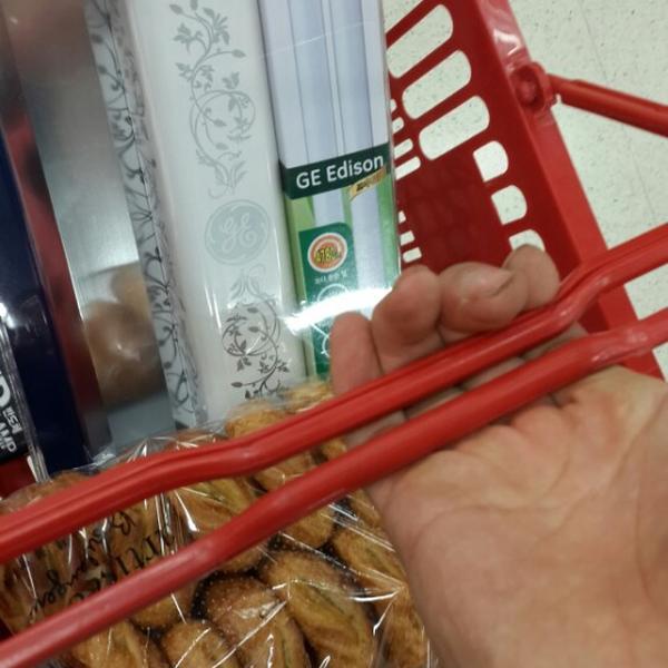 Photo taken at 홈플러스 (Home plus) by Lee L. on 11/27/2013-大邱市达西区达句伐大路1467号(城西店) Photo taken at 홈플러스 (Home plus) by Lee L. on 11/27/2013