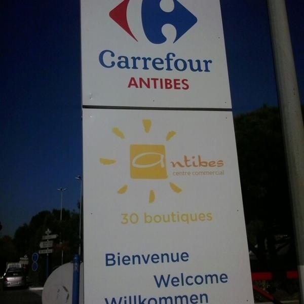 Photo taken at Carrefour by NicoMax T. on 12/11/2013