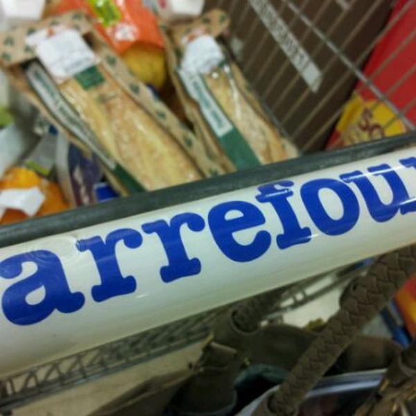 Photo taken at Carrefour El Saler by Pedro N. on 11/6/2011-西班牙巴伦西亚洛佩兹皮尼罗教授大道16号 Photo taken at Carrefour El Saler by Pedro N. on 11/6/2011