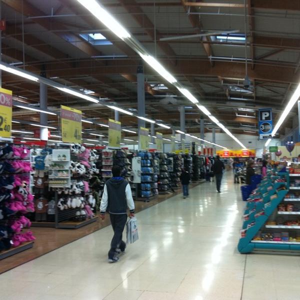 Photo taken at Carrefour El Saler by Eduard T. on 1/7/2013-西班牙巴伦西亚洛佩兹皮尼罗教授大道16号 Photo taken at Carrefour El Saler by Eduard T. on 1/7/2013