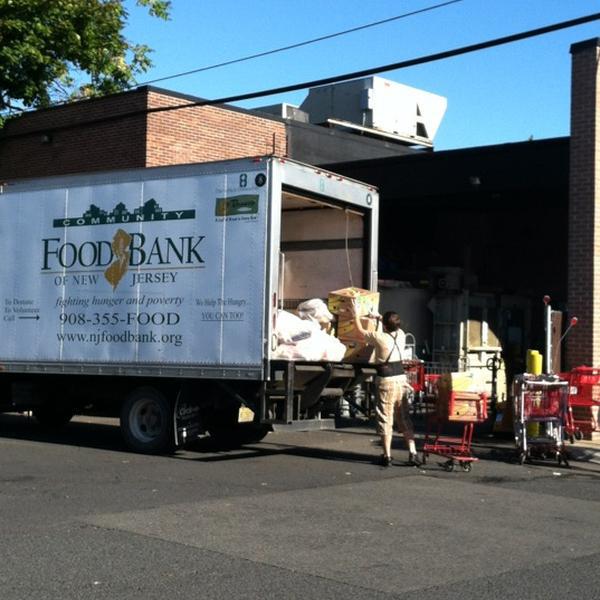 Photo taken at Trader Joe's by Jenna P. on 10/1/2012-美国新泽西州韦斯特菲尔德榆树街155 Photo taken at Trader Joe's by Jenna P. on 10/1/2012