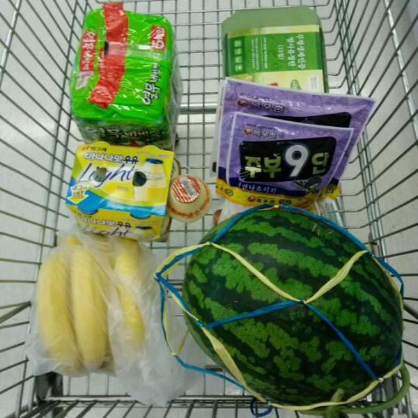 Photo taken at 이마트 (emart) by Chang Jae L. on 5/22/2012-全罗北道全州市完山区中央洞96-1易买得超市 Photo taken at 이마트 (emart) by Chang Jae L. on 5/22/2012