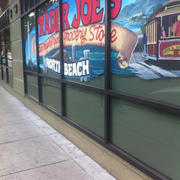 Photo taken at Trader Joe's by GIannis A. on 10/23/2012-美国加利福尼亚州旧金山湾街401 Photo taken at Trader Joe's by GIannis A. on 10/23/2012