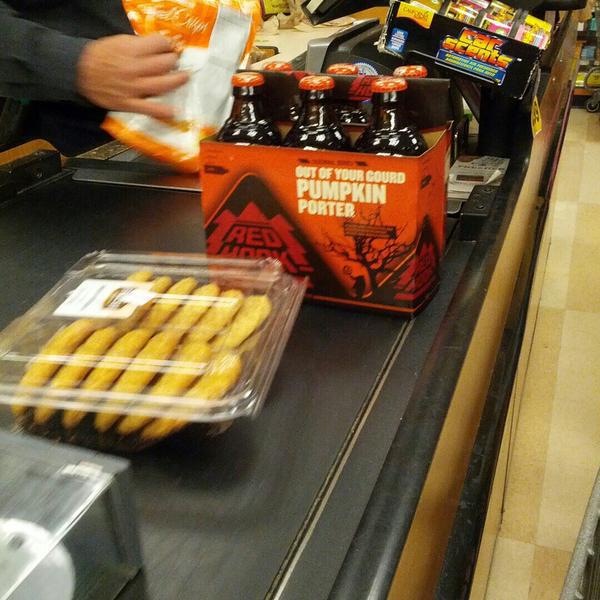 Photo taken at Trader Joe's by Mobius G. on 11/20/2014-美国加利福尼亚州塔斯廷新港大道12932 Photo taken at Trader Joe's by Mobius G. on 11/20/2014