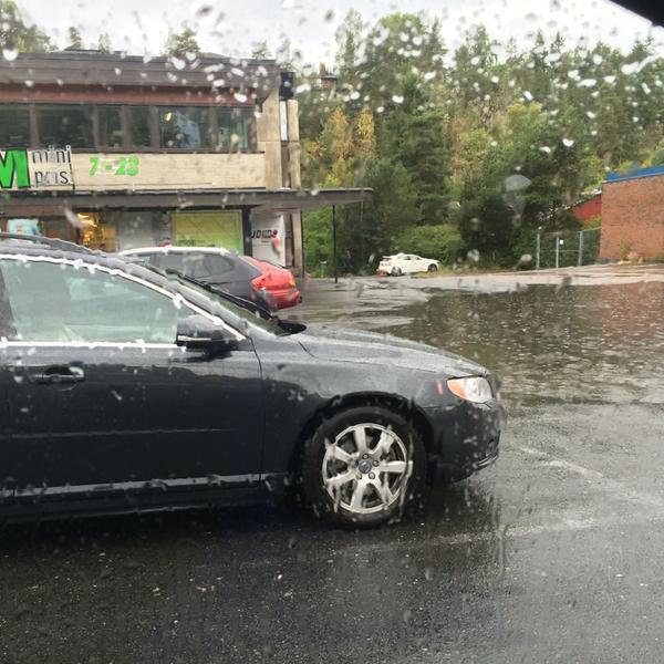 Photo taken at Kiwi by Svein M. on 8/2/2014