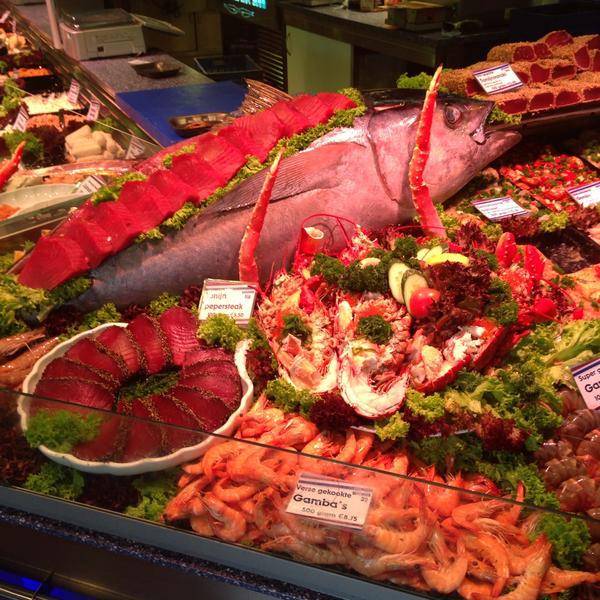 Photo taken at Simonis aan de Haven by Edward ernest F. on 5/12/2013-荷兰南荷兰省斯赫弗宁恩鱼拍卖路20 Photo taken at Simonis aan de Haven by Edward ernest F. on 5/12/2013