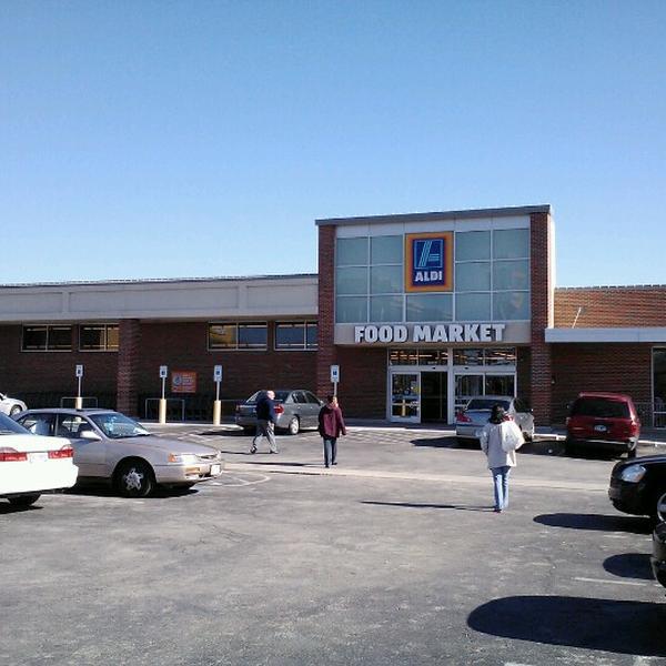 Photo taken at Aldi by Supote M. on 1/13/2013