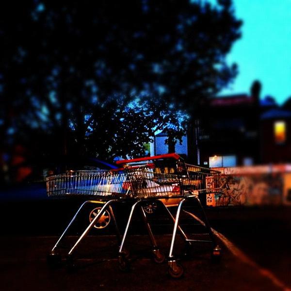 Photo taken at Coles by Lee A. on 10/5/2012-澳大利亚维多利亚州墨尔本克雷蒙天鹅街194-196 Photo taken at Coles by Lee A. on 10/5/2012