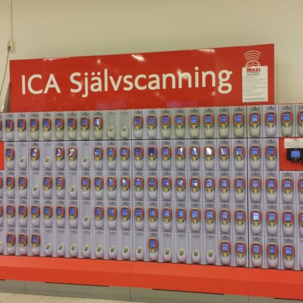 Photo taken at ICA Maxi by Cindy R. on 7/5/2014