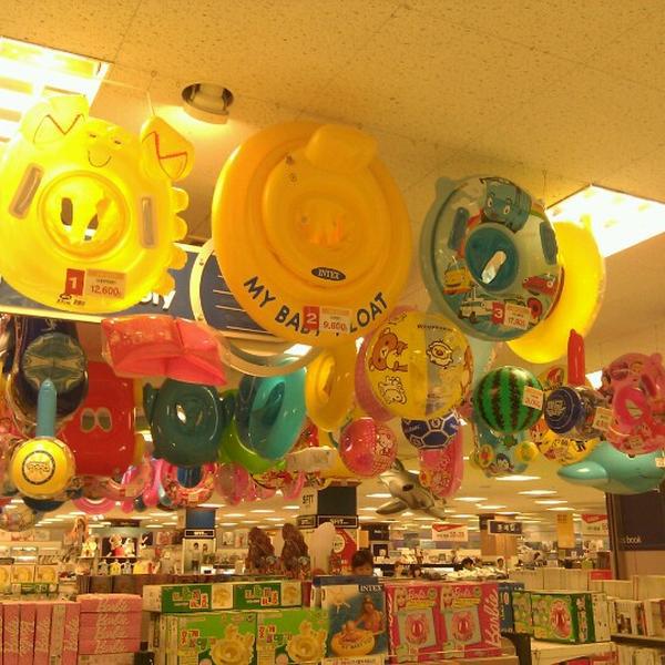 Photo taken at 이마트 (emart) by hwasook k. on 7/22/2012-全罗南道木浦市玉岩138易买得超市 Photo taken at 이마트 (emart) by hwasook k. on 7/22/2012