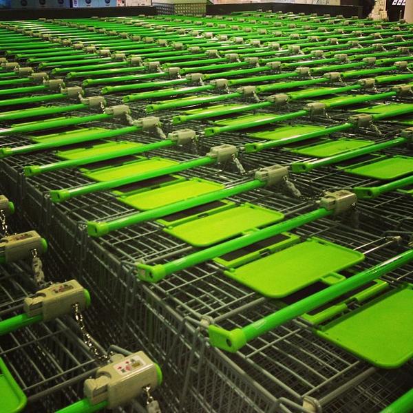 Photo taken at 이마트 트레이더스 (E-Mart Traders) by Jake M. on 3/8/2013-大田西区580易买得超市 Photo taken at 이마트 트레이더스 (E-Mart Traders) by Jake M. on 3/8/2013