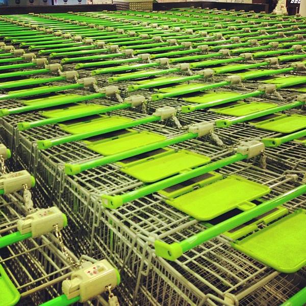 Photo taken at 이마트 트레이더스 (E-Mart Traders) by Jake M. on 3/8/2013-大田西区580易买得超市 Photo taken at 이마트 트레이더스 (E-Mart Traders) by Jake M. on 3/8/2013