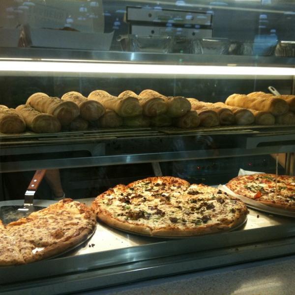 Photo taken at 이마트 트레이더스 (E-Mart Traders) by Dolce V. on 5/31/2011-大田西区580易买得超市 Photo taken at 이마트 트레이더스 (E-Mart Traders) by Dolce V. on 5/31/2011