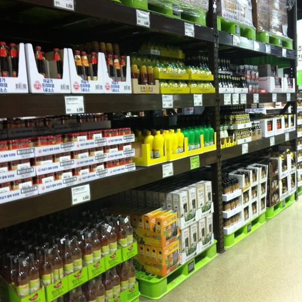 Photo taken at 이마트 트레이더스 (E-Mart Traders) by Rachel Youngsuk H. on 2/11/2012-大田西区580易买得超市 Photo taken at 이마트 트레이더스 (E-Mart Traders) by Rachel Youngsuk H. on 2/11/2012