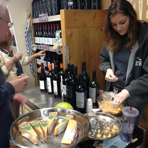 Photo taken at Trader Joe's by Gary M. on 12/10/2012-美国阿利桑那州图森威尔莫特路北1101 Photo taken at Trader Joe's by Gary M. on 12/10/2012