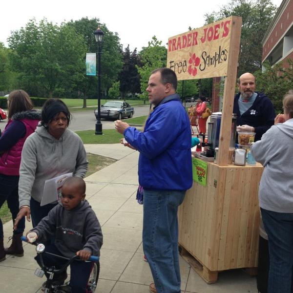 Photo taken at Trader Joe's by John M. on 6/6/2013-密歇根州格罗斯波因特克切弗尔大道17028号(在圣母玛利亚大街) Photo taken at Trader Joe's by John M. on 6/6/2013