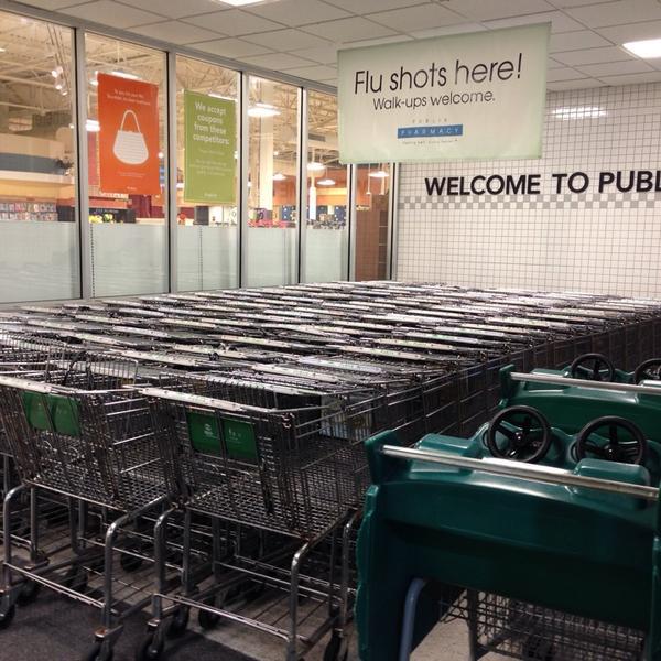 Photo taken at Publix by Lucy T. on 10/16/2013