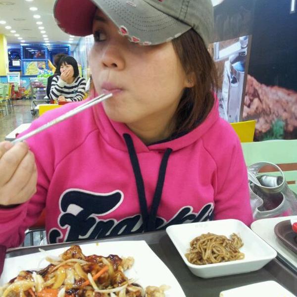 Photo taken at 홈플러스 (Home plus) by Mey L. on 3/9/2012-釜山萨哈225号 Photo taken at 홈플러스 (Home plus) by Mey L. on 3/9/2012