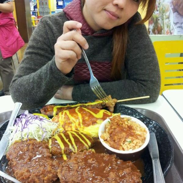 Photo taken at 홈플러스 (Home plus) by Mey L. on 4/10/2012-釜山萨哈225号 Photo taken at 홈플러스 (Home plus) by Mey L. on 4/10/2012