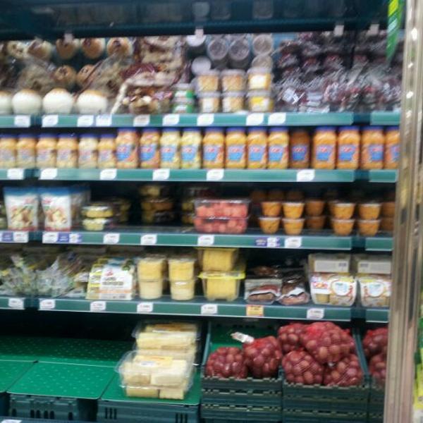 Photo taken at 홈플러스 (Home Plus) by James J. on 8/26/2011-釜山市海云台区海云台海边路140号(海云台店) Photo taken at 홈플러스 (Home Plus) by James J. on 8/26/2011