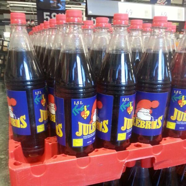 Photo taken at Rema 1000 by Lörd Erik D. on 10/15/2012