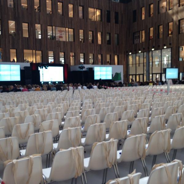 Photo taken at HEMA Hoofdkantoor by Merlijne H. on 9/10/2014-荷兰阿姆斯特丹林肯路10号 Photo taken at HEMA Hoofdkantoor by Merlijne H. on 9/10/2014