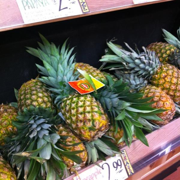 Photo taken at Trader Joe's by Monica R. on 8/19/2012-佐治亚州亚特兰大桃树路西北3183 Photo taken at Trader Joe's by Monica R. on 8/19/2012