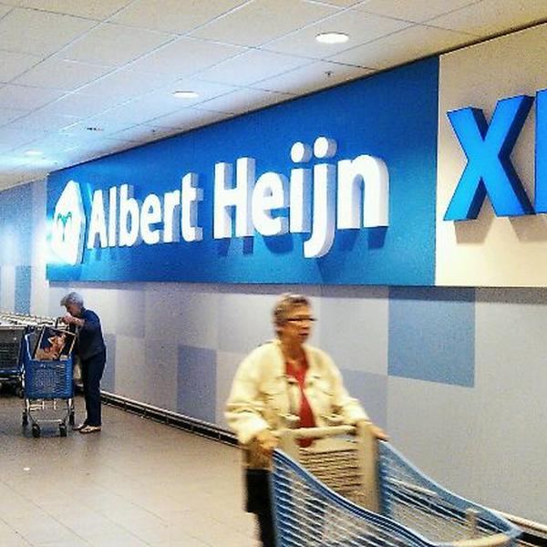 Photo taken at Albert Heijn XL by Bertin v. on 8/13/2011-荷兰格尔德兰阿纳姆克罗嫩堡大道86号 Photo taken at Albert Heijn XL by Bertin v. on 8/13/2011