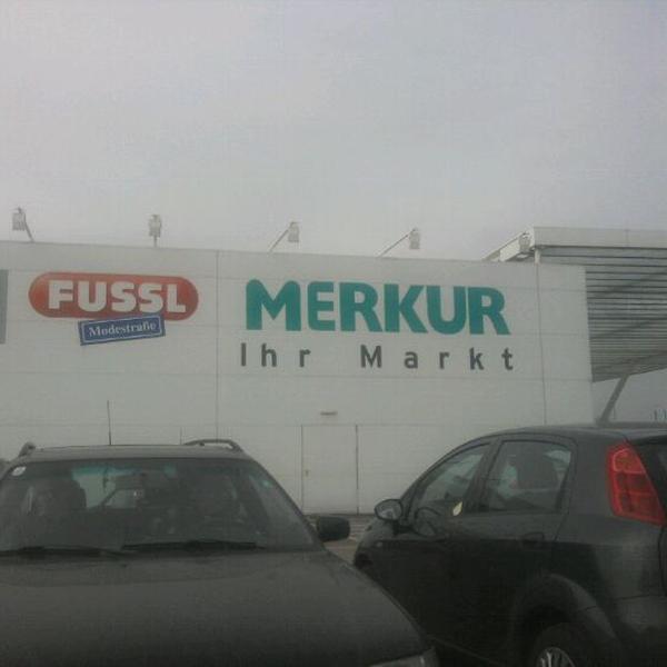 Photo taken at MERKUR Ihr Markt by Markus B. on 2/22/2012-奥地利下奥地利州施托克劳维纳大街38 Photo taken at MERKUR Ihr Markt by Markus B. on 2/22/2012
