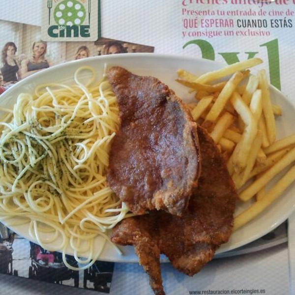 Photo taken at El Corte Inglés by Foto sin tesis on 7/18/2012