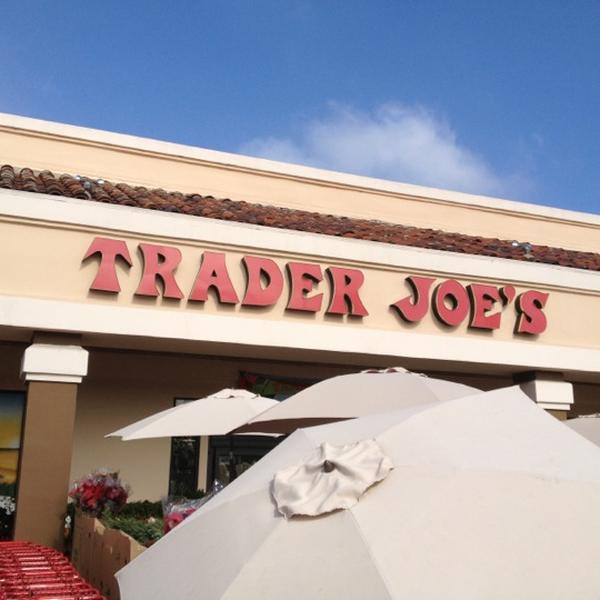 Photo taken at Trader Joe's by Sam H. on 12/7/2012-美国加利福尼亚州欧申赛德远景路2570 Photo taken at Trader Joe's by Sam H. on 12/7/2012