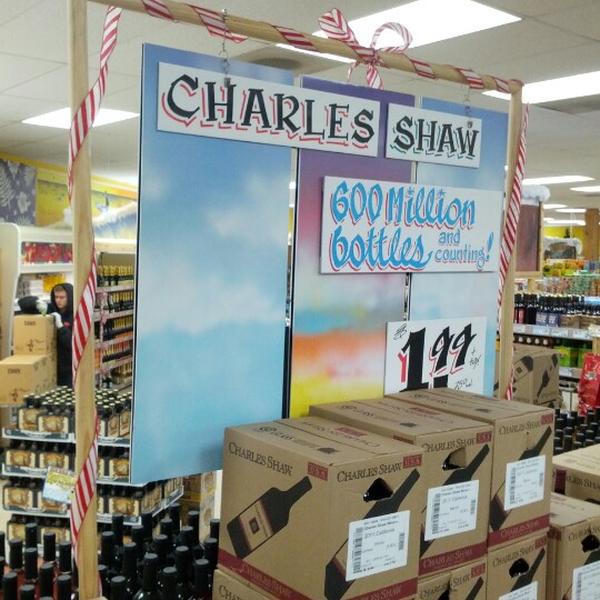 Photo taken at Trader Joe's by Sam (@HandstandSam) E. on 12/29/2012-美国加利福尼亚州欧申赛德远景路2570 Photo taken at Trader Joe's by Sam (@HandstandSam) E. on 12/29/2012