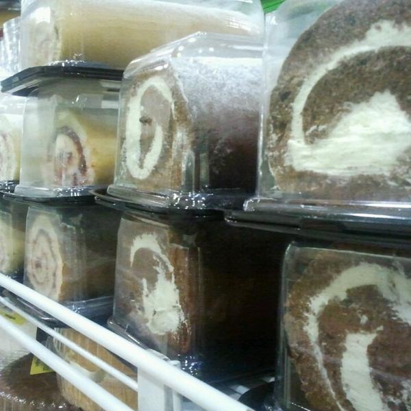 Photo taken at PAK'nSAVE by Spider W. on 1/17/2014