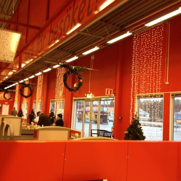 Photo taken at ICA Maxi Uppsala by Staffan W. on 11/17/2012